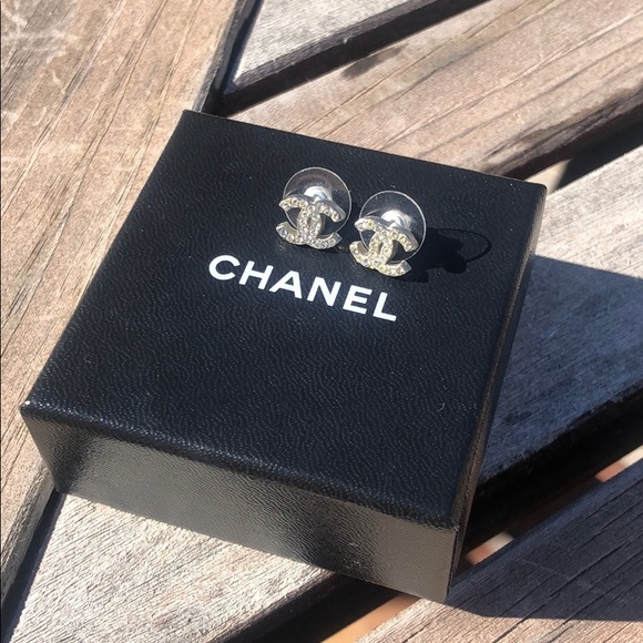 CHANEL Jewelry - Vintage Chanel earrings